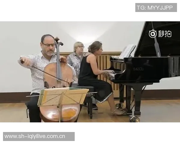 追忆绿茵传奇足球明星离世后的动人旋律与感人乐章